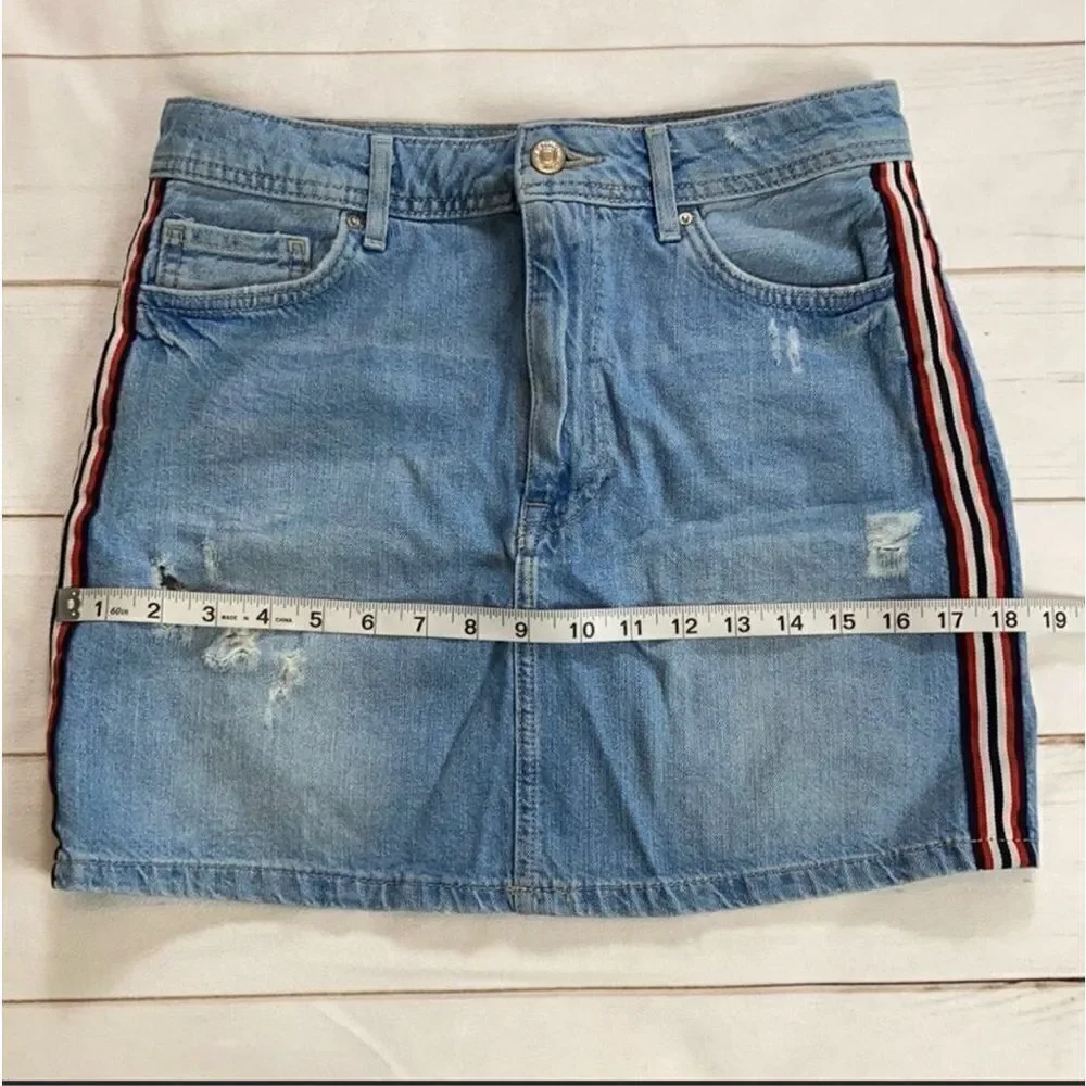 Forever 21 Distressed Ribbon Detail Jean Skirt Size Medium